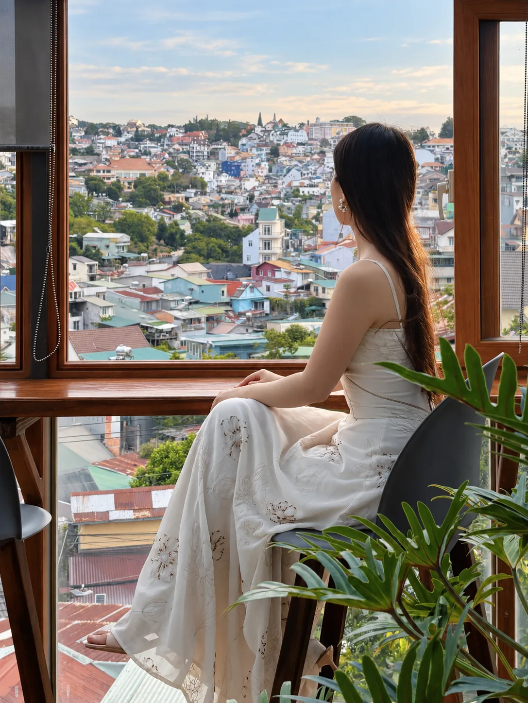 Quán cà phê tầng trệt cửa kính view thành phố tại Casanova Dalat